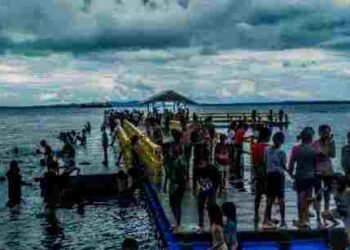 Pengunjung Tempat Wisata Pantai Wulen Luo Tak Taati Prokes