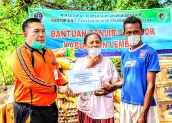 KUPP Kelas III Lewoleba Donasikan Bantuan Kemanusiaan Untuk Warga Terdampak Badai Seroja