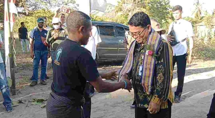Rombongan Kegiatan Penilaian Festival Desa Binaan  Bank NTT  Disambut Tradisi dalam Balutan Budaya Desa Bour