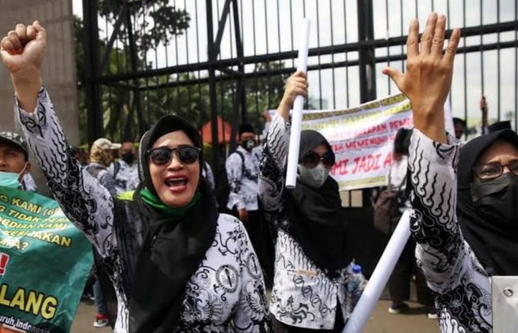 Sejumlah Guru di Lembata Pertanyakan Tamsil Daerah 2023 yang Belum di Bayar