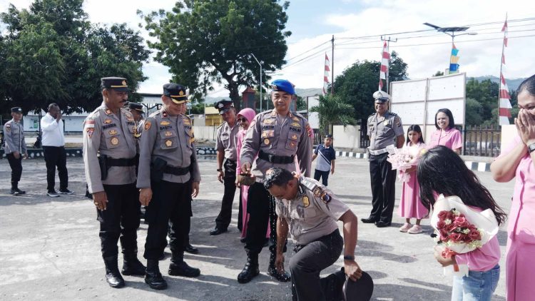 AKBP Hendra Dorizen : Semoga Amanah untuk Rakyat, Upacara Kenaikan Pangkat Polres Lembata