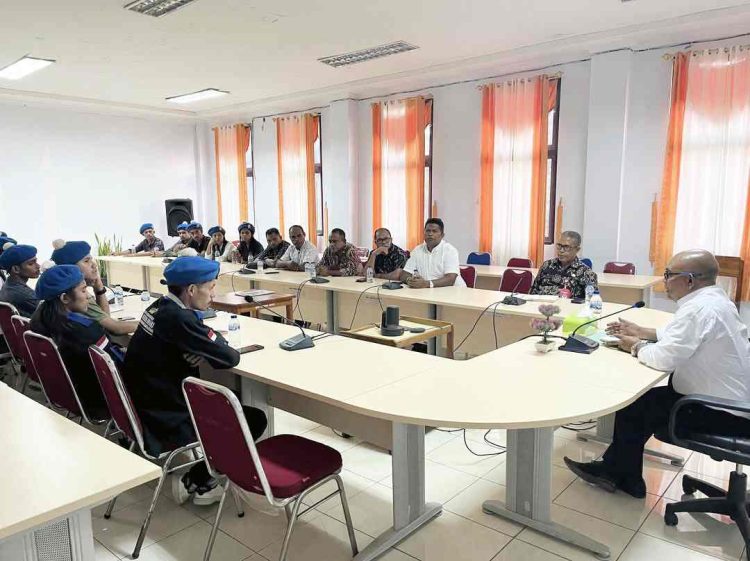 Mahasiswa Katolik Dioses Larantuka Kupang Aktivis Pendalaman Iman (API) Reinha Rosari Audiensi dengan Bupati Lembata