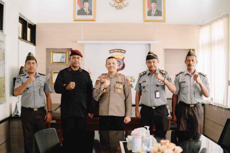 Kalapas Antonius Semuki Sambangi Kapolres Nanang, Ada Apa?