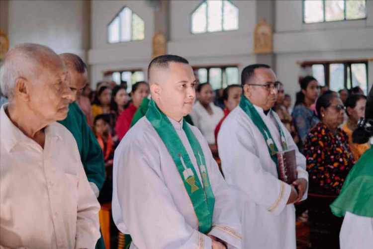 Koor Lapas Lembata X Bro’me Chorda Warnai Misa Syukur HUT ke-26 Otonomi Daerah Kabupaten Lembata