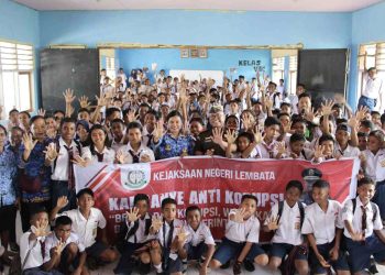 Kejaksaan Negeri Lembata Laksanakan Kampanye Edukatif Anti Korupsi di SMPN 2 Nubatukan
