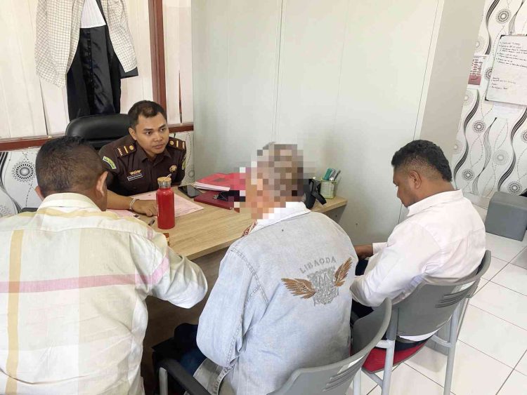 Dugaan Kasus Persetubuhan Kakek 79 Tahun Terhadap 2 Pelajar Kakak telah Dilakukan Tahap II oleh Tim JPU Kejari Lembata
