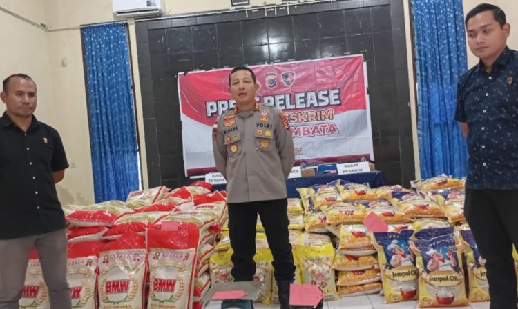 Unit Tipidter Reskrim Polres Lembata, Ungkap Mafia Repacking Beras 4,5 Ton dan 1 Unit Mesin Citizen Serta Timbangan Camry di Toko Helyn Balauring Omesuri