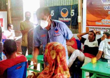 Nasdem Flotim Donasikan Vaksin Tahap II Bagi Warga Terdampak Bencana Seroja dan Banjir Bandang