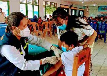 Ratusan Anak 6 Tahun Hingga 11 Tahun Serbu SDI 1 Waikomo Guna Mendapatkan Vaksin Merdeka Anak