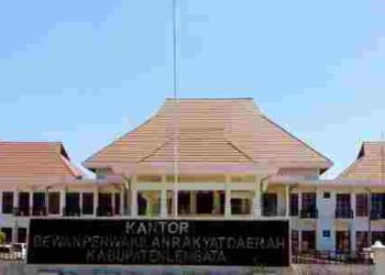 DPRD LEMBATA UMUMKAN PEMBERHENTIAN BUPATI LEMBATA