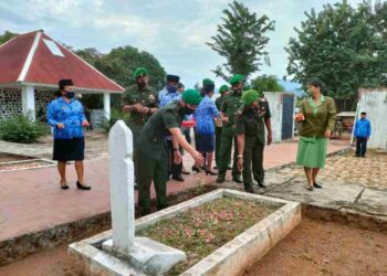 HUT Ke – 65 Kodam IX/Udayana Kodim 1624/Flotim Gelar Ziarah