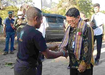Rombongan Kegiatan Penilaian Festival Desa Binaan  Bank NTT  Disambut Tradisi dalam Balutan Budaya Desa Bour