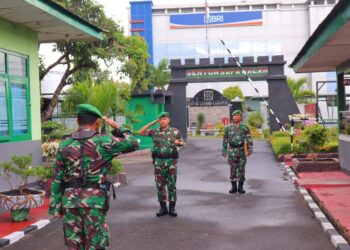 Kodim 1624/Flotim Gelar Upacara Bendera Rutin  Dalam Setiap Bulan Di Tanggal 17
