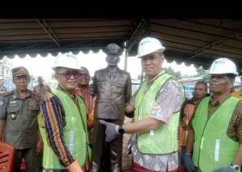 Pj Bupati Lembata Marsianus Jawa Letakan Batu Pertama Pembangunan Monumental Patung Anton Enga Tifaona