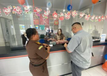 Kejari Lembata Setor Uang Pengganti Ratusan Juta Rupiah Ke Kas Negara Kasus Korupsi Awalolong