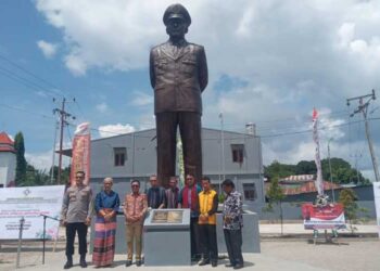 Pj Bupati Lembata Marsianus Jawa Resmikan Patung Anton Enga Tifaona Jadi Ikon Bersejarah