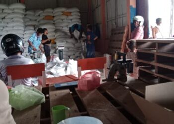Ya Ampun! Harga Beras Meroket, Warga Lembata Serang Gudang Bulog Lewoleba