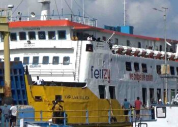 Kapal Very ASDP Larantuka – Kupang Gagal Berangkat Akibat Cuaca Ekstrem