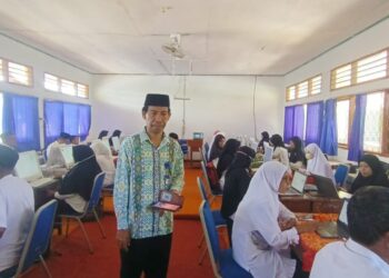 84 Guru PAI Kabupaten Flotim Ikuti PK Online Di MTsN 1 Flotim