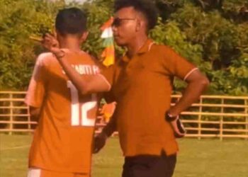 Fatal! Bung Frano, Coach Sarabiti Dapat Hadiah Kartu Merah Akibat Aksi Protes Berlebihan