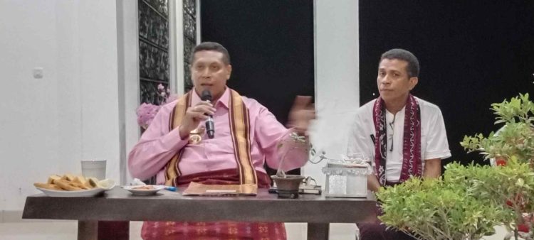 Bupati Tan : Mari Kita Dukung Rally Wisata Bahari Pesona 4 Teluk Festival Uyelewun