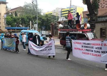 Puluhan Massa PPSJ Demo Desak Bareskrim Tutup AMP Serafon Milik PT. ALS