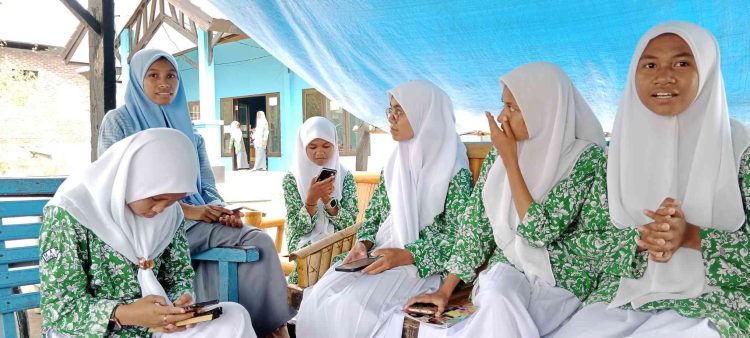 Inilah Pengakuan Siswa/i MAN Waiwerang Dengan Membayar Ongkos Mobil 200 Ribu Per Orang Setiap Bulan