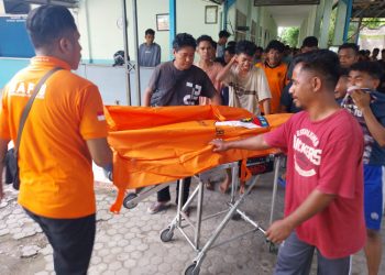 Tangisan Pelajar SMAS Bhaktyarsa Pecah, Fidi Making Ditemukan Meninggal Gantung Diri di Kantin Sekolah