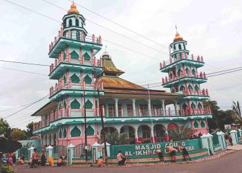 Sambut Bulan Suci Ramadhan Jamaah Umat Muslim Masjid Agung Al Ikhlas Kota Lewoleba Gelar Baksos