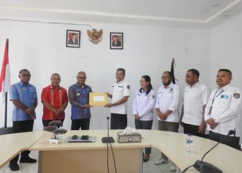 Serah SK Perolehan Kursih dan Calon Terpilih Anggota DPRD ke Pemkab Lembata, Ketua KPU: LHKPN Wajib Diserahkan Sebelum Dilantik