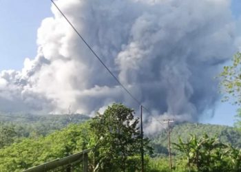 PVMBG Tetapkan Status Gunung Api Lewotobi Laki-laki dari Waspada Ke Siaga
