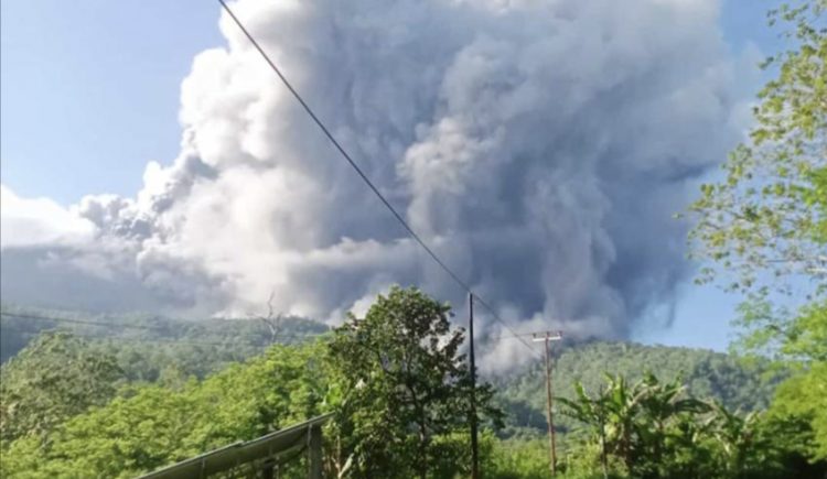 PVMBG Tetapkan Status Gunung Api Lewotobi Laki-laki dari Waspada Ke Siaga