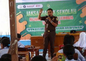 Jaksa Paparkan Atensi Penting Berantas Judi Online di Smansa Nubatukan dalam Program Jaksa Masuk Sekolah