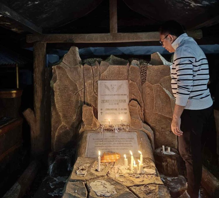 Di Malam Teduh, Ansy Lema Serap Energi Juang dari Bung Kanis Pari dan E.P da Gomez