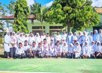 Peringati Hari Santri Nasional, Kepsek MTS Mauwaru: “Mari kita kenang jasa santri”