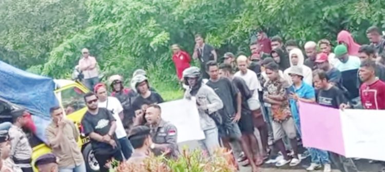 ARLPK Serang Kantor Kejaksaan Negeri Lembata & Minta Kejari Lembata Dicopot, Yupiter Selan : Saya Tidak Mundur dan Tetap Tegakan Hukum