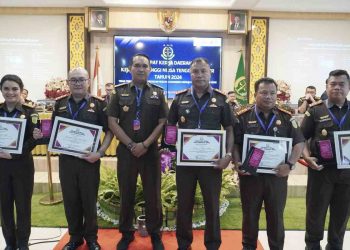 Kejari Lembata Sabet Penghargaan Terbaik  Penanganan TIPIKOR di Wilayah Kejati NTT