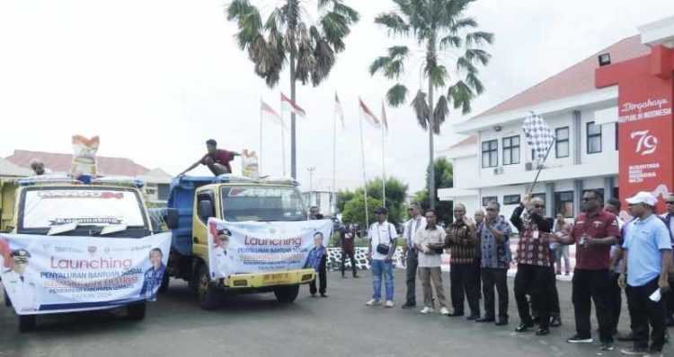 Pj Bupati Lembata Luncurkan 43 Ton Beras Bansos dari Dinsos untuk Keluarga Miskin