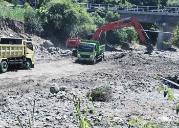 DAS Waikomo Memprihatinkan, Sawah & Jalan Rusak Parah , Mobil Dump Truck Asik Bawa Material, Warga Tolak Tukar Guling, PEMDA?