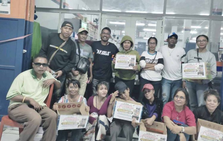 Nenek Kena Warga Kalikur WL Rumahnya Disantap Si jago Merah, Musisi Lembata & Lintas Komunitas Gelar Aksi Peduli Kasih 
