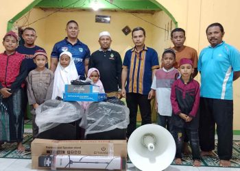 Letakan Nilai Persaudaraan Sejati, Komunitas Karyawan Muslim Bank NTT Serahkan Bantuan untuk Masjid 