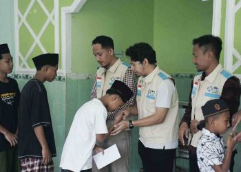 Semangat Berbagi Ramadan, YBM PLN UIP Nusra Salurkan Bantuan kepada Mustahik di Sekitar Wilayah Kerja