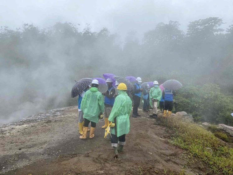 Permen ESDM No. 10/2025 Berlaku, PLN Perkuat Implementasi Peta Jalan Transisi Energi di Flores