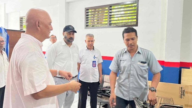 Sheffield Education Group Australia Lirik Bengkel Konversi Kendaraan Listrik SMKN 3 Mataram