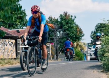 Dody Johanjaya Pesepeda Asal Jakarta Tempuh Jarak 2.500.KM, untuk Pendidikan di Lembata NTT