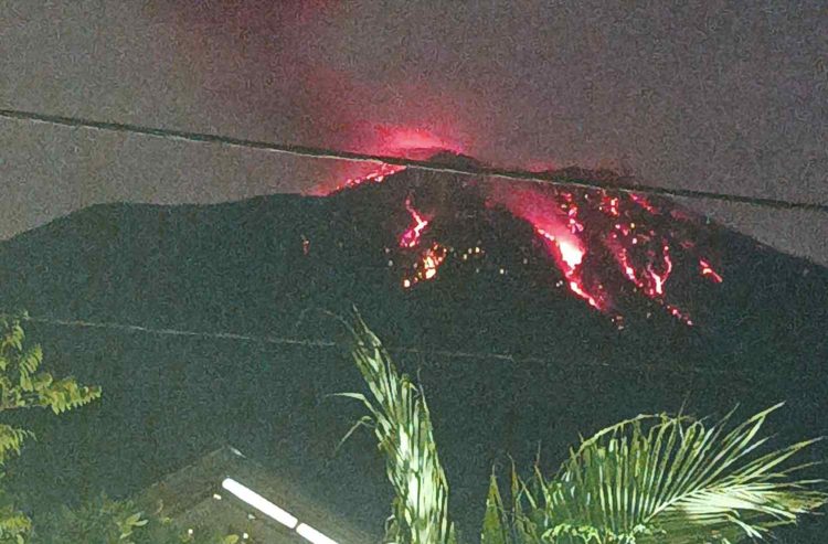 Gunungapi Ile Lewotolok Berstatus Meningkat dari Level II Waspada ke Level III Siaga, Dentuman serta Gemuruh Kuat, Masyarakat Resah