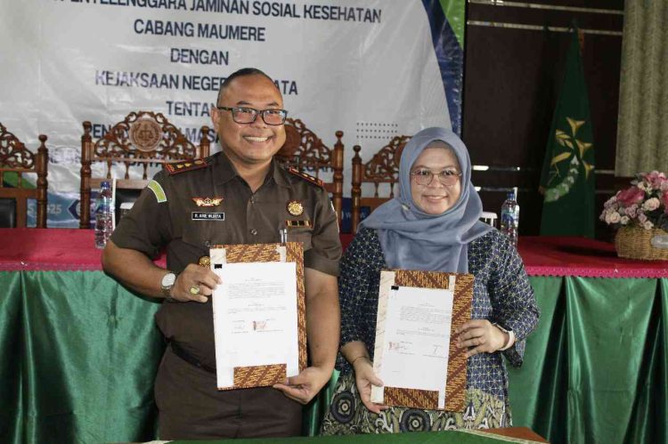 Kajari Lembata Teken MoU Bersama BPJS Kesehatan Maumere