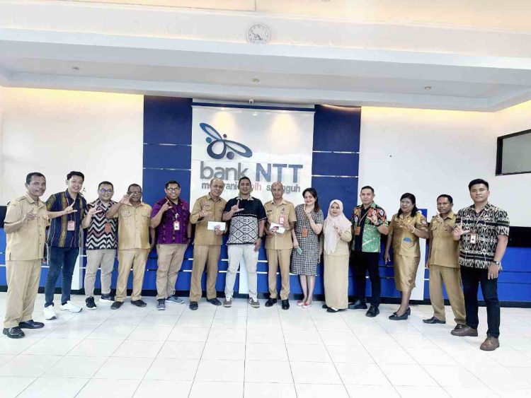 Bank NTT Cabang Lewoleba Luncurkan Program KKPD untuk Pembayaran Non Tunai Hindari Kebocoran Anggaran dan Peredaran Uang Palsu