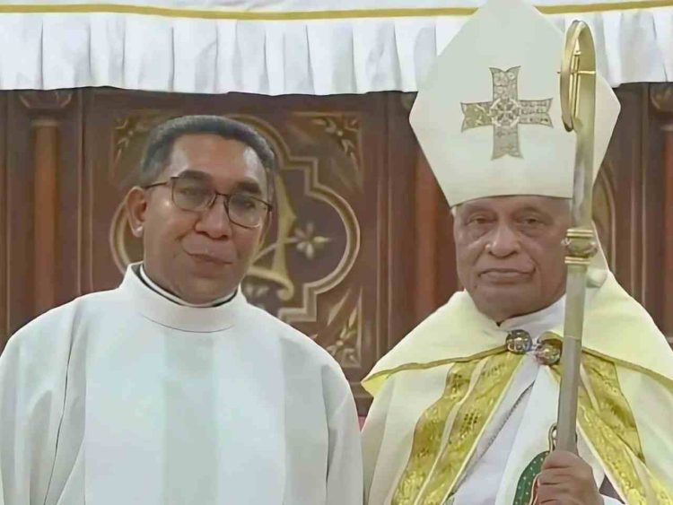 Tongkat Gembala Berganti, Pemkab Lembata Apresiasi Mgr. Kopong Kung dan Sambut Harapan Baru Uskup Monteiro