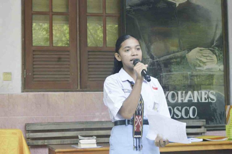 Amelia Leumara, Siswi SMA Frateran Don Bosco Lewoleba Dikukuhkan sebagai Duta TB Remaja